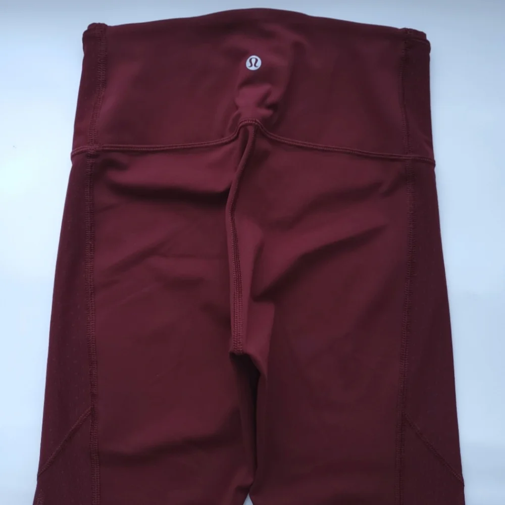 🍋Like New Lululemon Body Con Crop - Picture 10 of 13